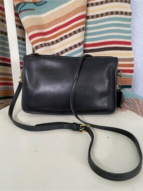 Coach Vintage Basic Bag Black Leather Basic Clutch Crossbody Bag 9455